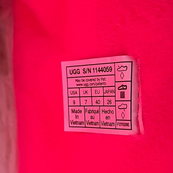 UGG Classic Brellah Round Toe Snow Boots - Picture 2 of 7